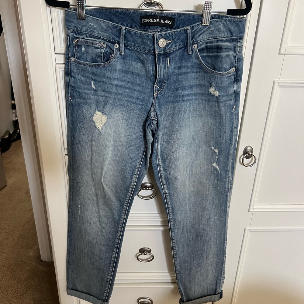 Express Women's Light Blue Cropped Jeans